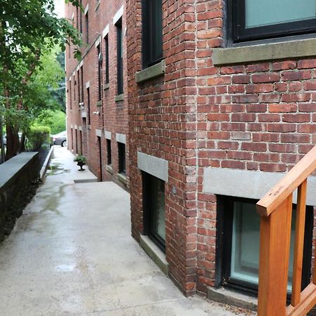A Stylish Stay W/ A Queen Bed, Heated Floors.. #18 Brookline Kültér fotó