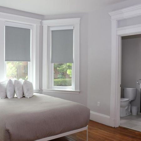 A Stylish Stay W/ A Queen Bed, Heated Floors.. #18 Brookline Kültér fotó