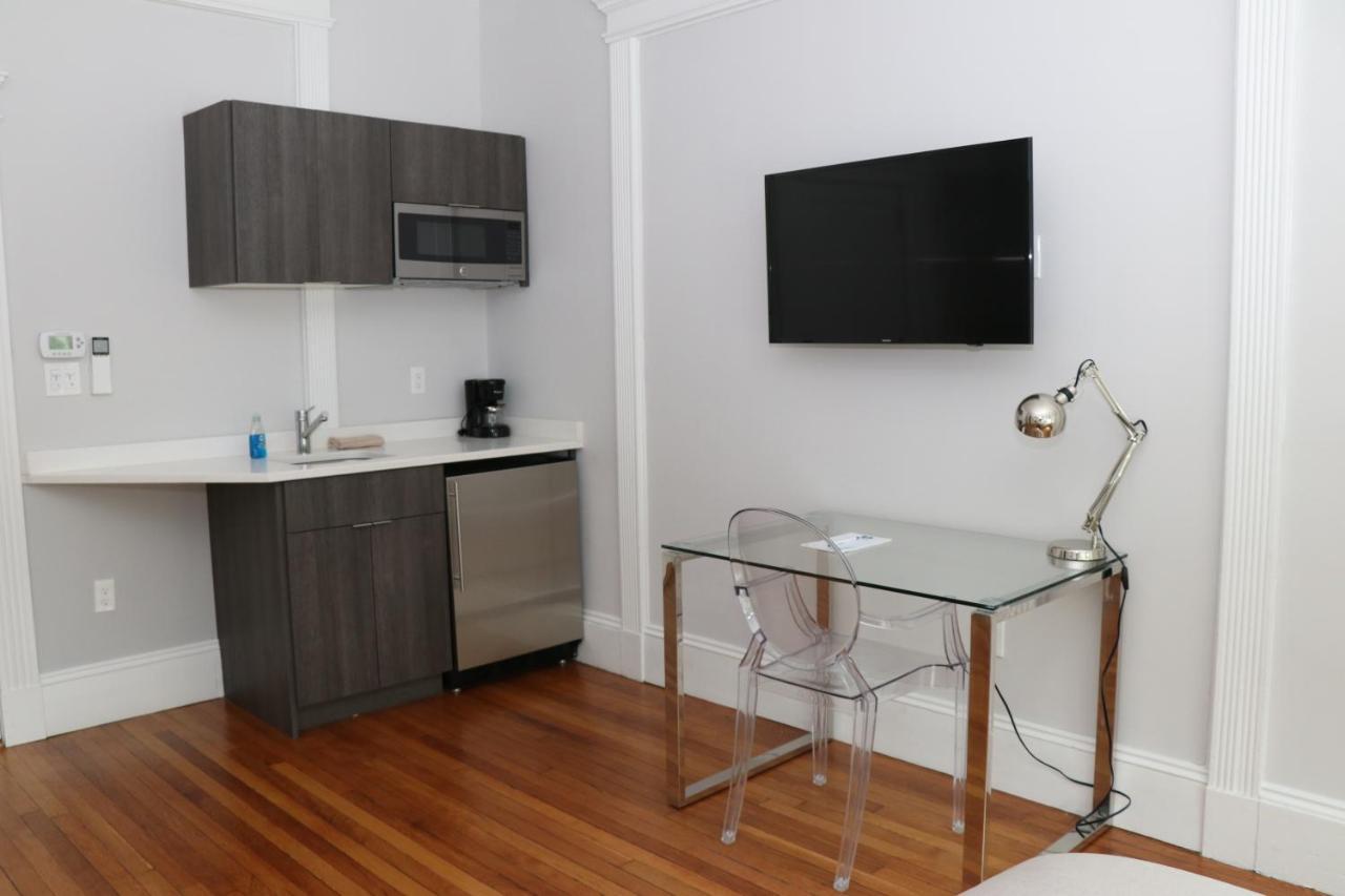 A Stylish Stay W/ A Queen Bed, Heated Floors.. #18 Brookline Kültér fotó