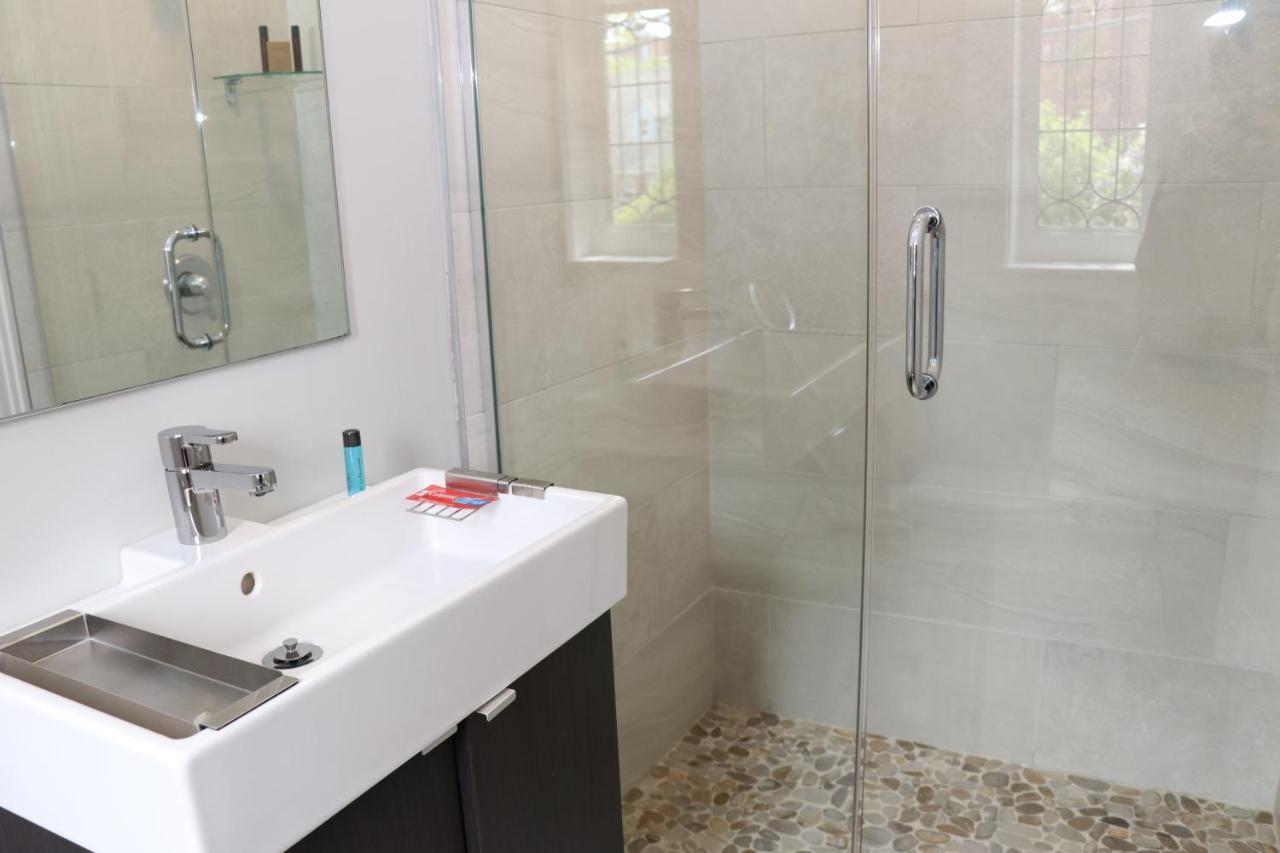 A Stylish Stay W/ A Queen Bed, Heated Floors.. #18 Brookline Kültér fotó