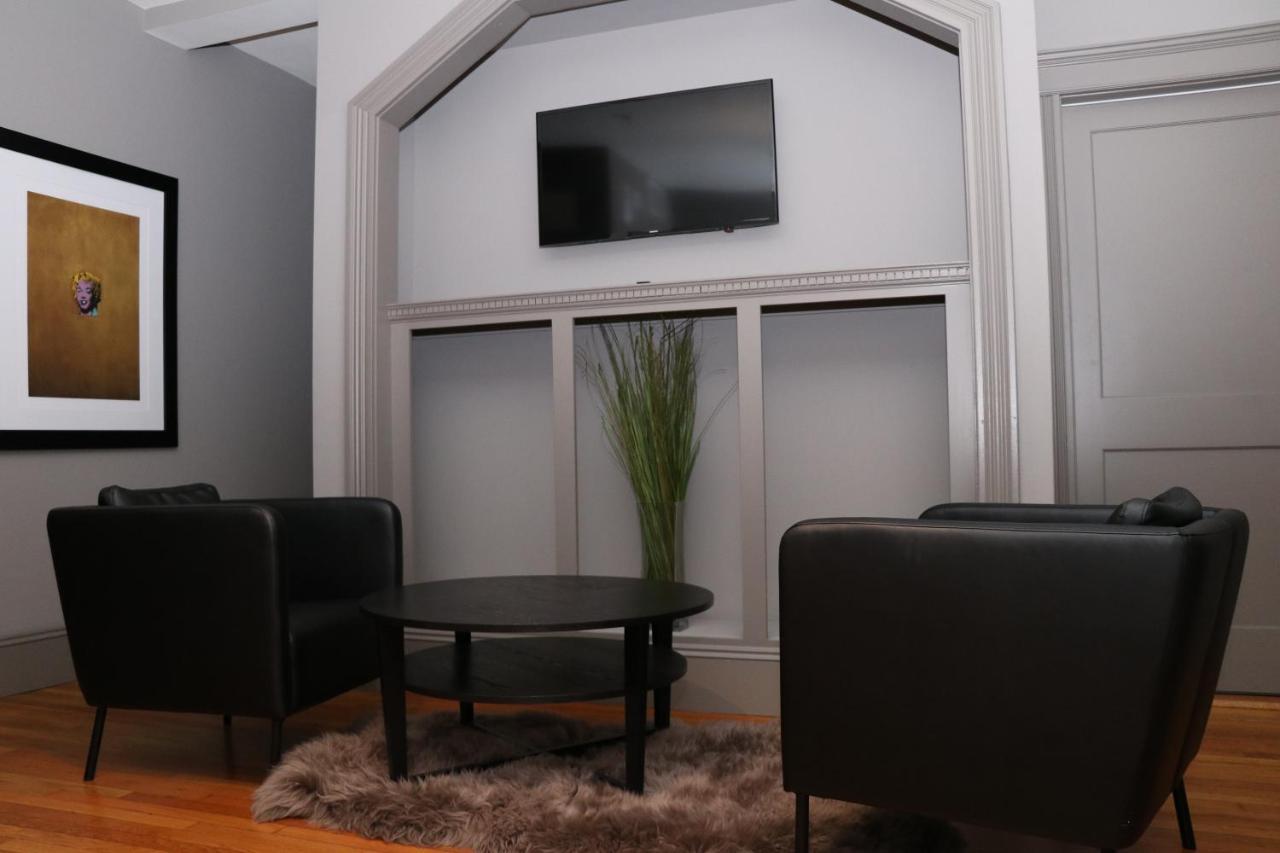 A Stylish Stay W/ A Queen Bed, Heated Floors.. #18 Brookline Kültér fotó